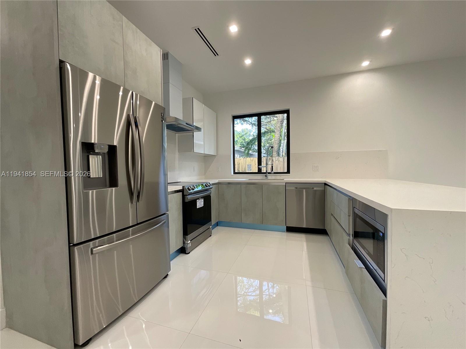 PERRY-FROW - Residential Lease