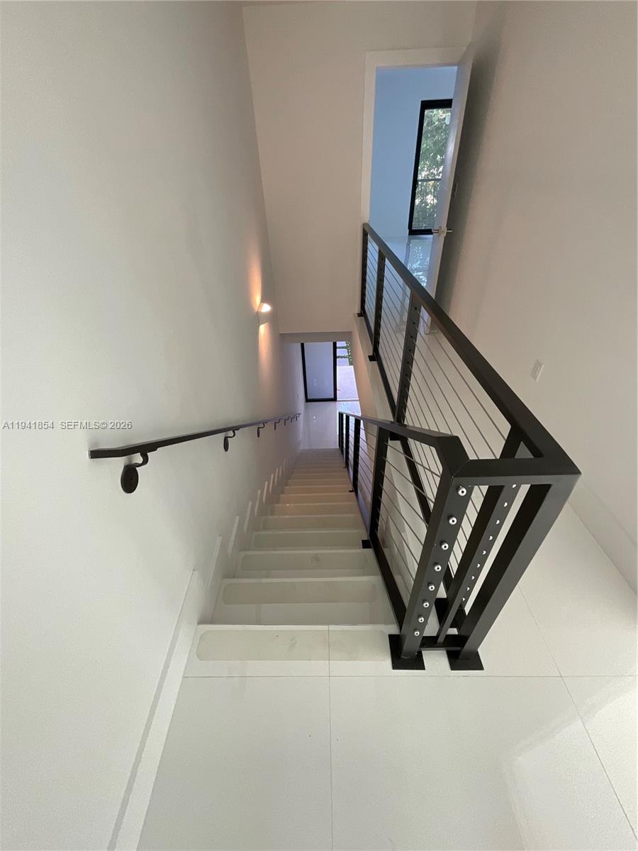 PERRY-FROW - Residential Lease