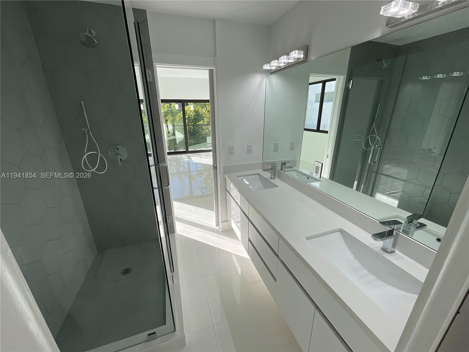 PERRY-FROW - Residential Lease