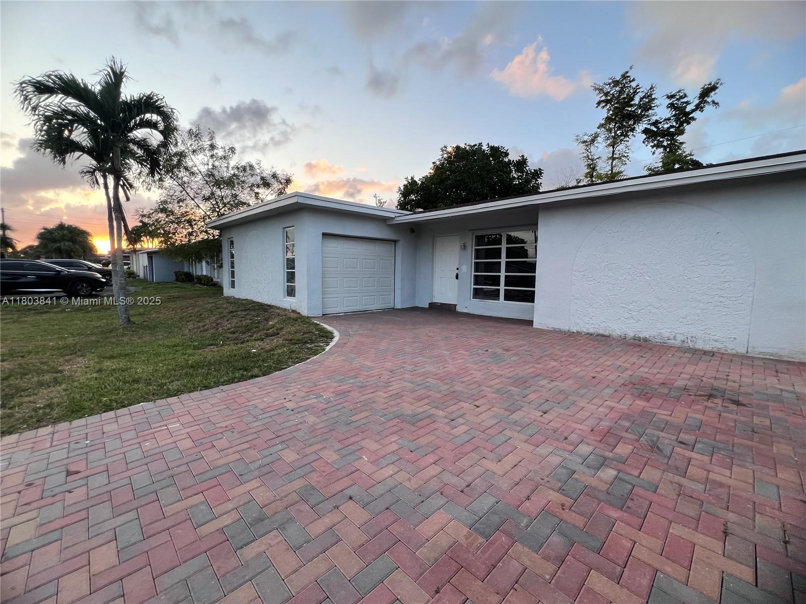 11431 Nw 35th St, Sunrise, Miami-Dade County, Florida - 2 Bedrooms  
2 Bathrooms - 