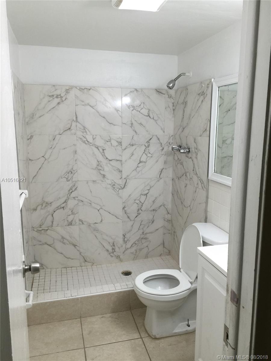 HOLLYWOOD LITTLE RANCHES - Residential Lease