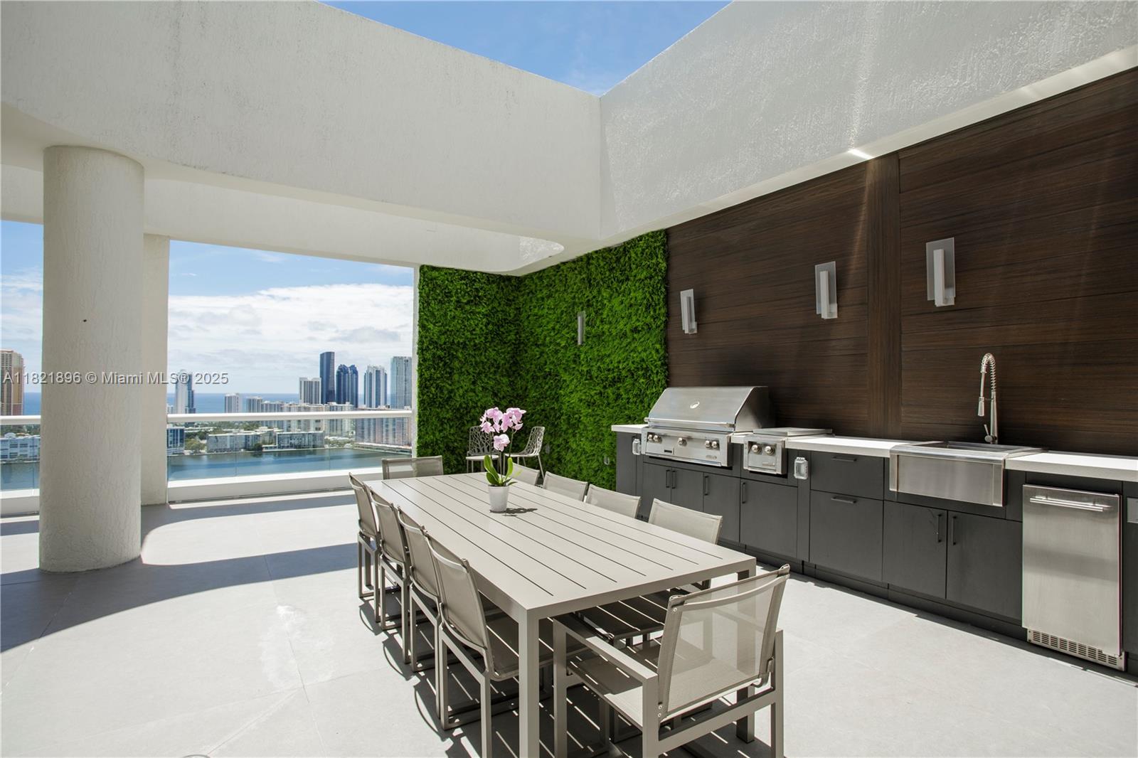 BELLAMARE @ WILLIAMS ISLA - Residential
