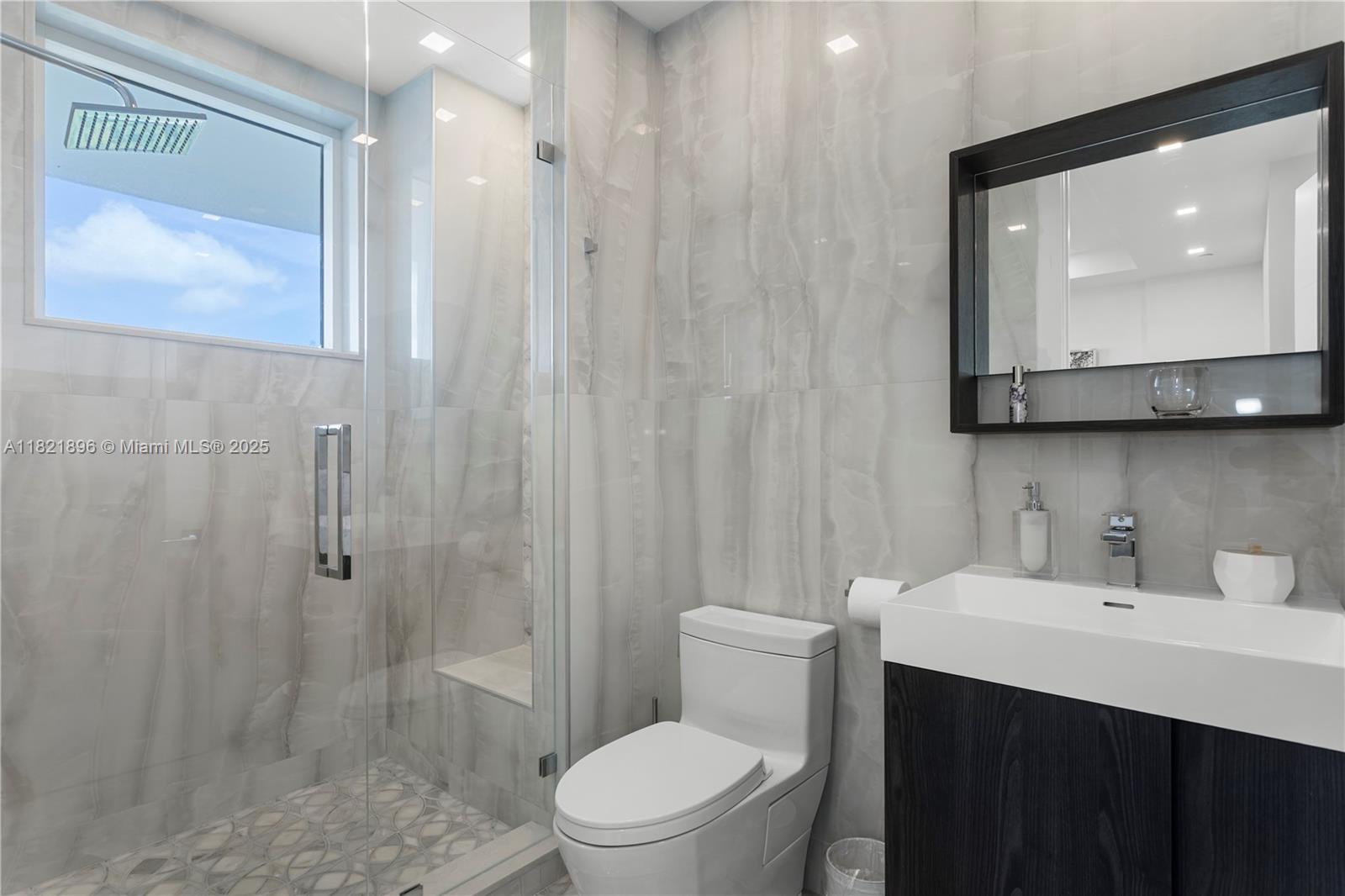 BELLAMARE @ WILLIAMS ISLA - Residential