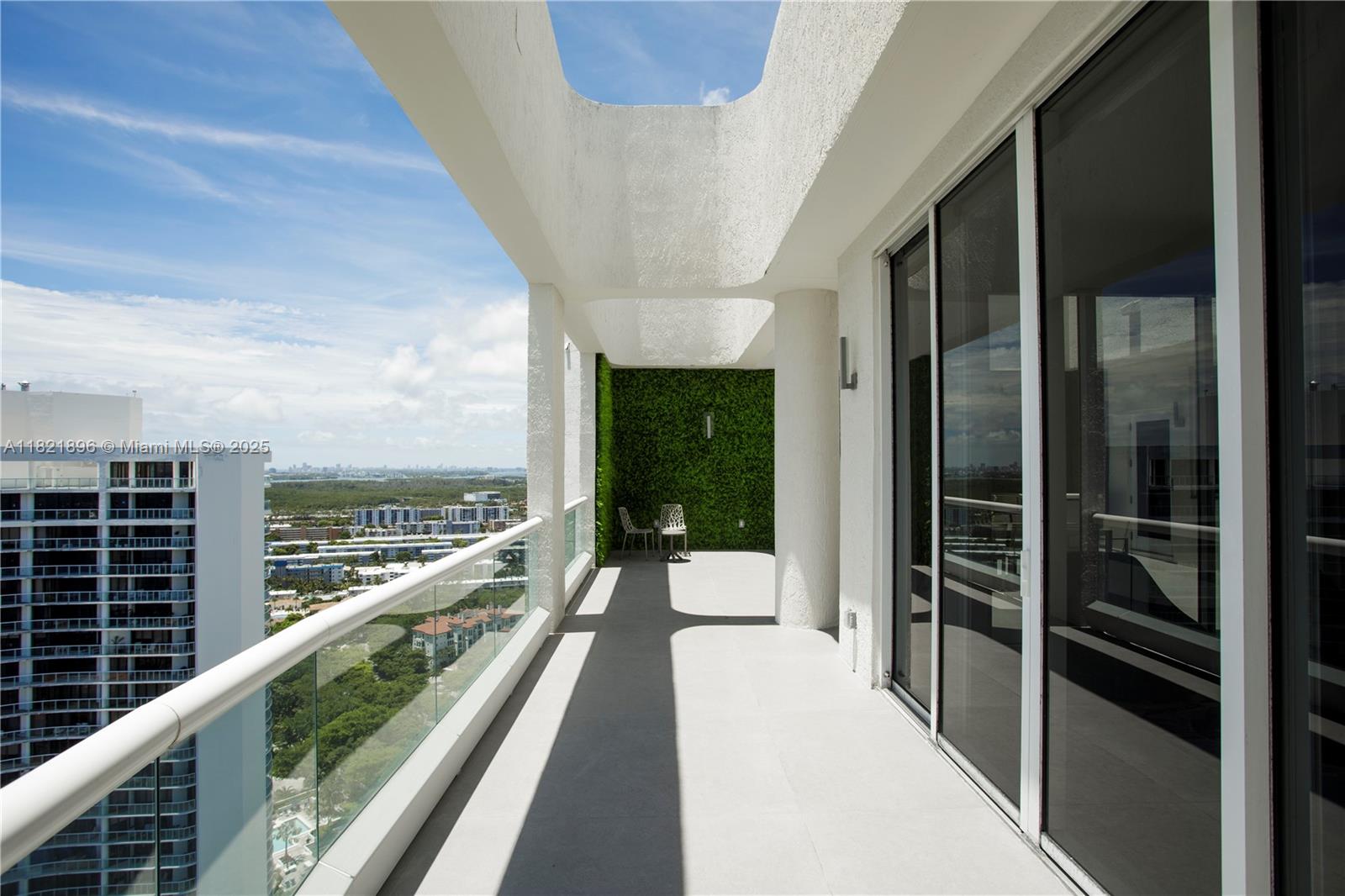 BELLAMARE @ WILLIAMS ISLA - Residential
