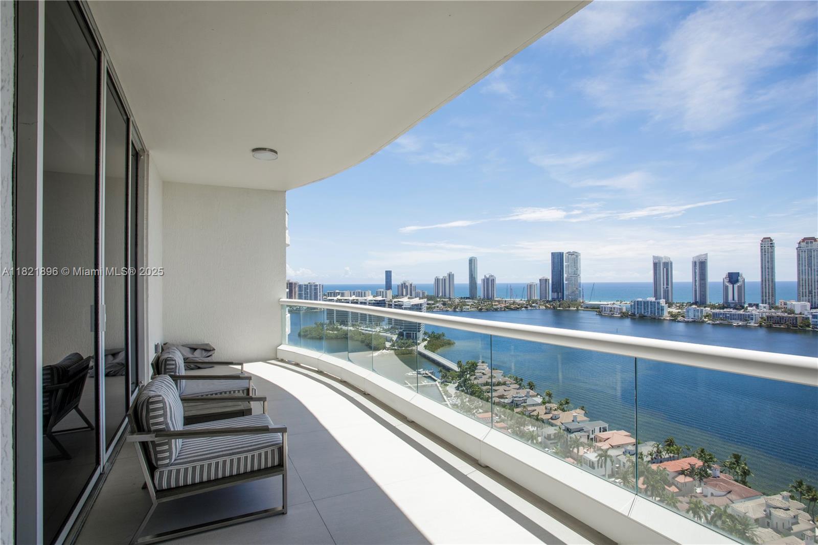 BELLAMARE @ WILLIAMS ISLA - Residential