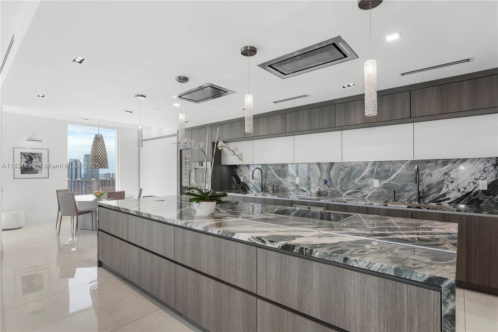 BELLAMARE @ WILLIAMS ISLA - Residential