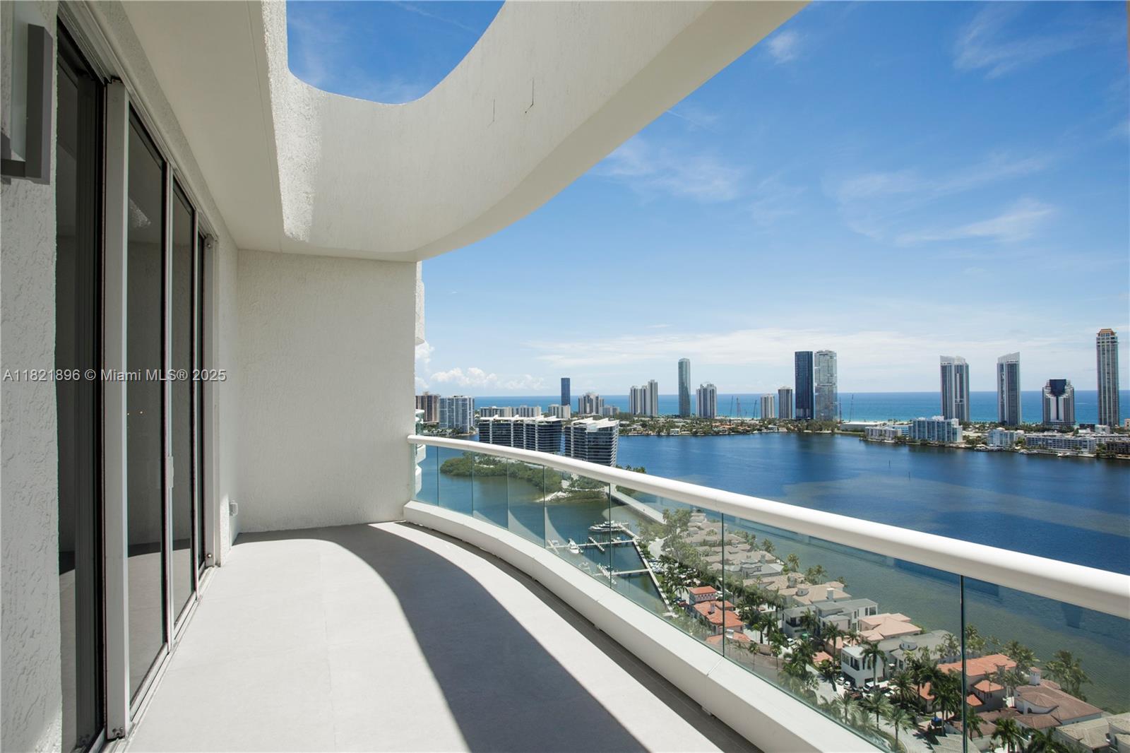 BELLAMARE @ WILLIAMS ISLA - Residential