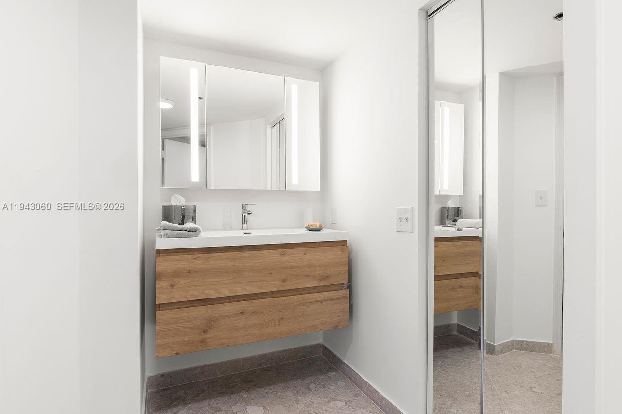 6767 Collins Ave 1905