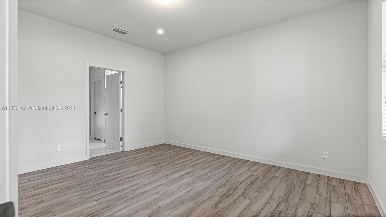 LAKEWOOD PARK UNIT 2 - Residential Lease