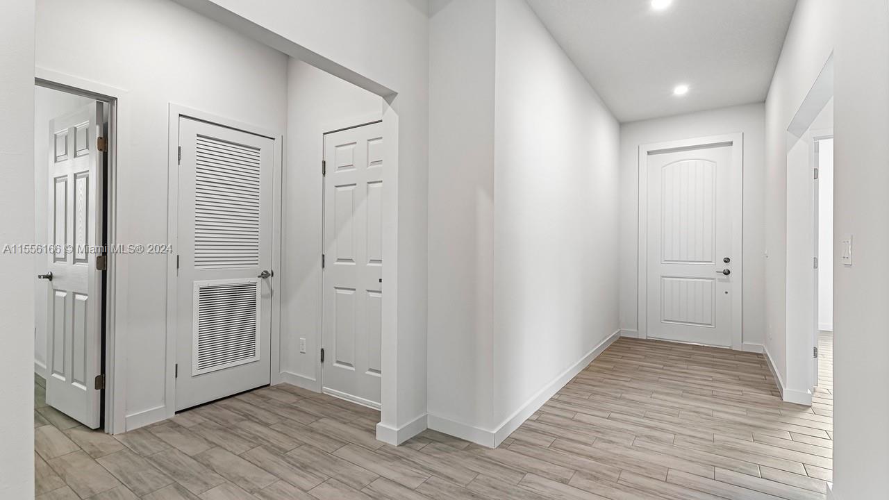 LAKEWOOD PARK UNIT 2 - Residential Lease