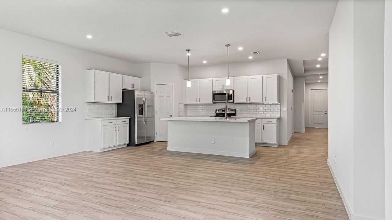 LAKEWOOD PARK UNIT 2 - Residential Lease