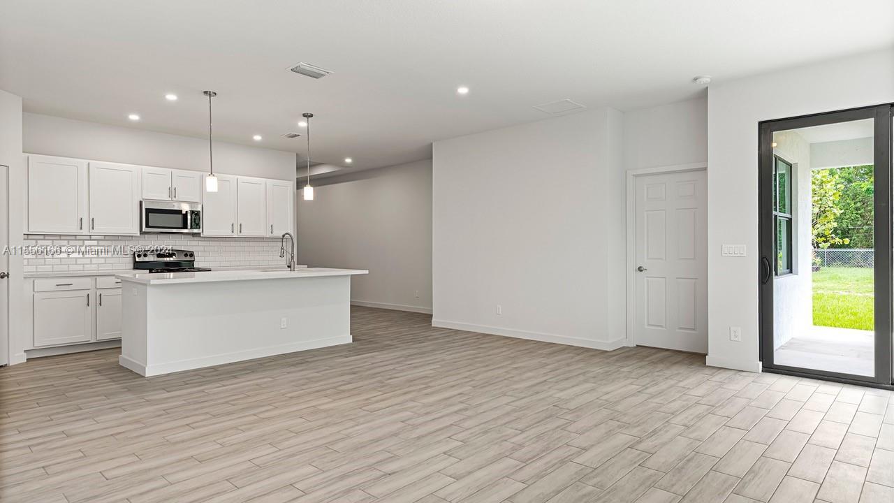 LAKEWOOD PARK UNIT 2 - Residential Lease