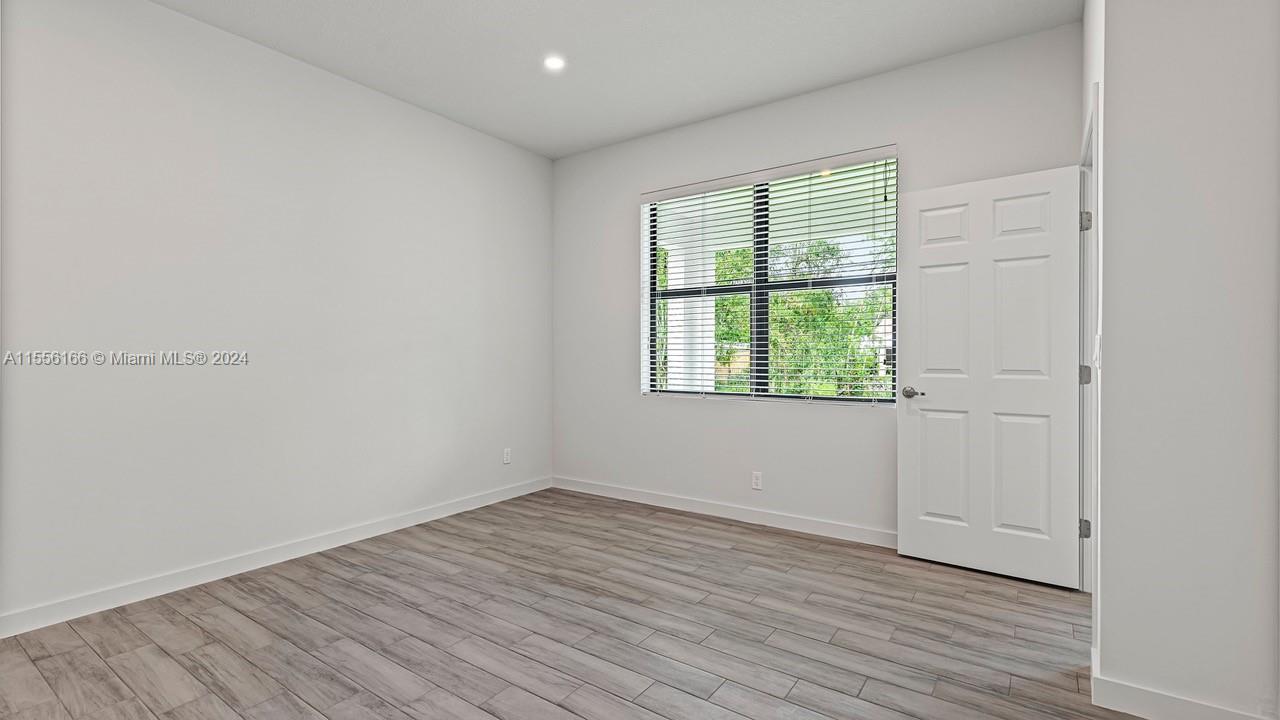LAKEWOOD PARK UNIT 2 - Residential Lease