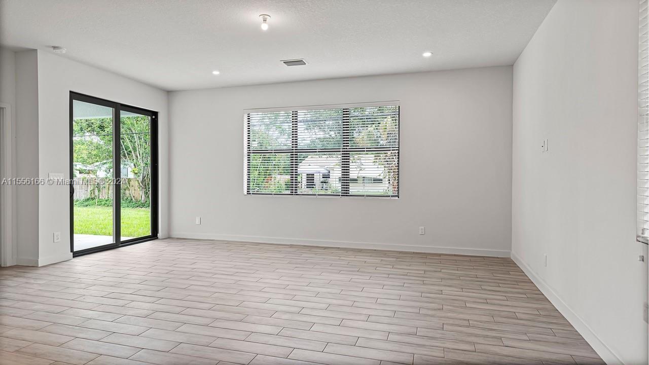 LAKEWOOD PARK UNIT 2 - Residential Lease