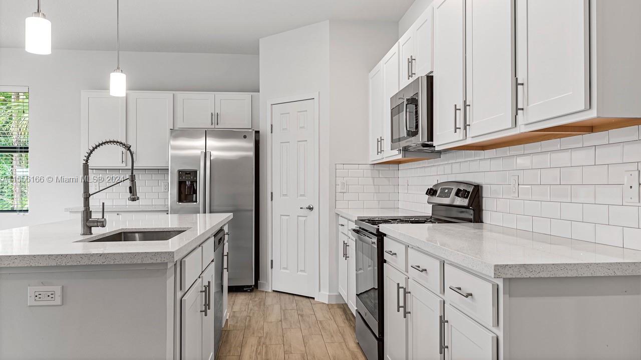 LAKEWOOD PARK UNIT 2 - Residential Lease