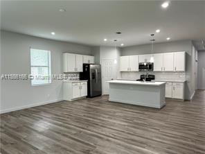 LAKEWOOD PARK UNIT 2 - Residential Lease