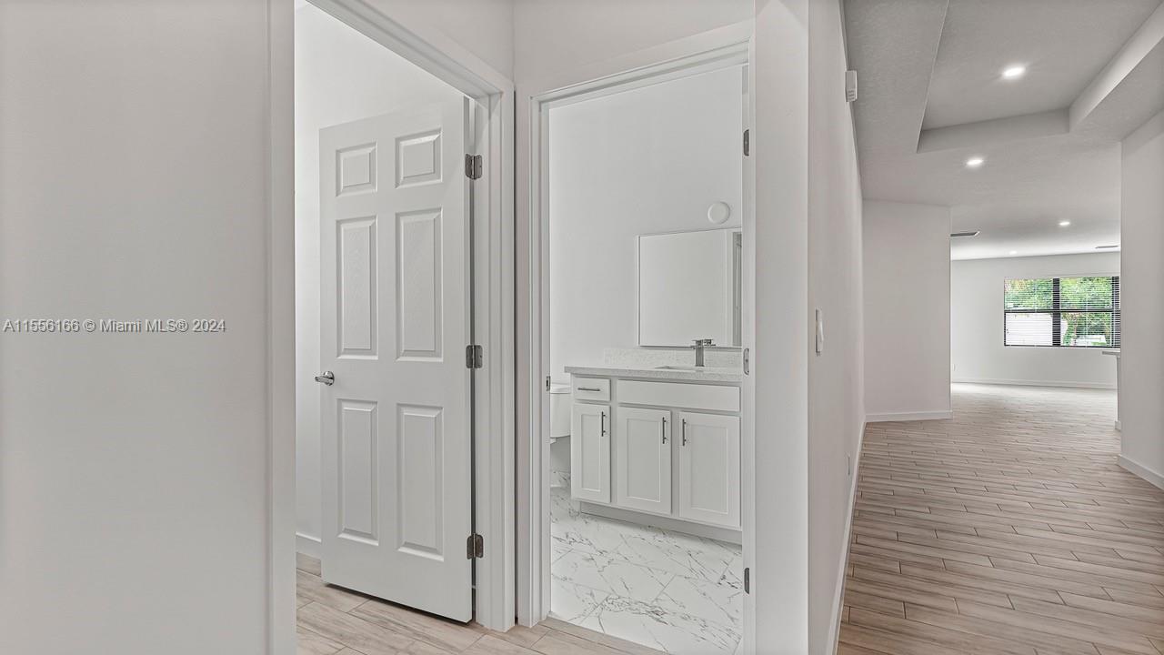 LAKEWOOD PARK UNIT 2 - Residential Lease