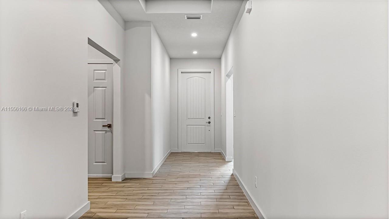 LAKEWOOD PARK UNIT 2 - Residential Lease