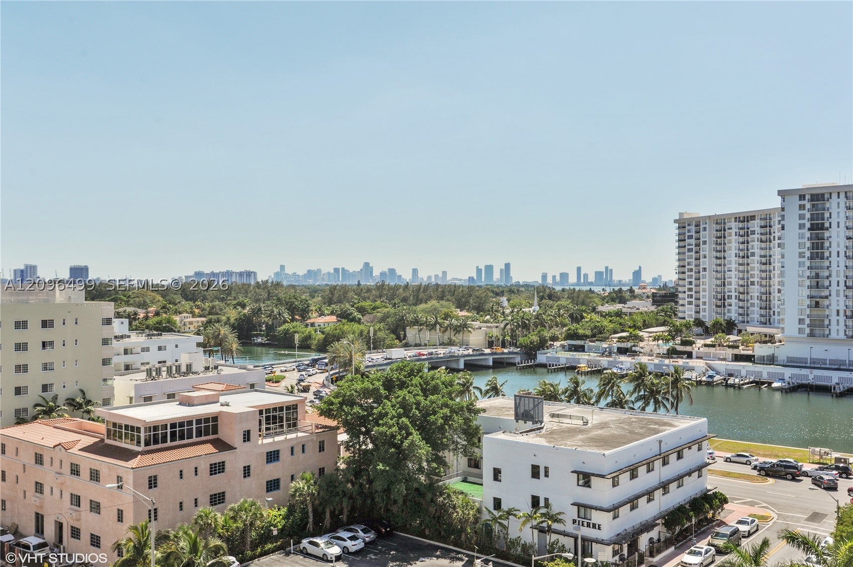 4301 Collins Ave 901