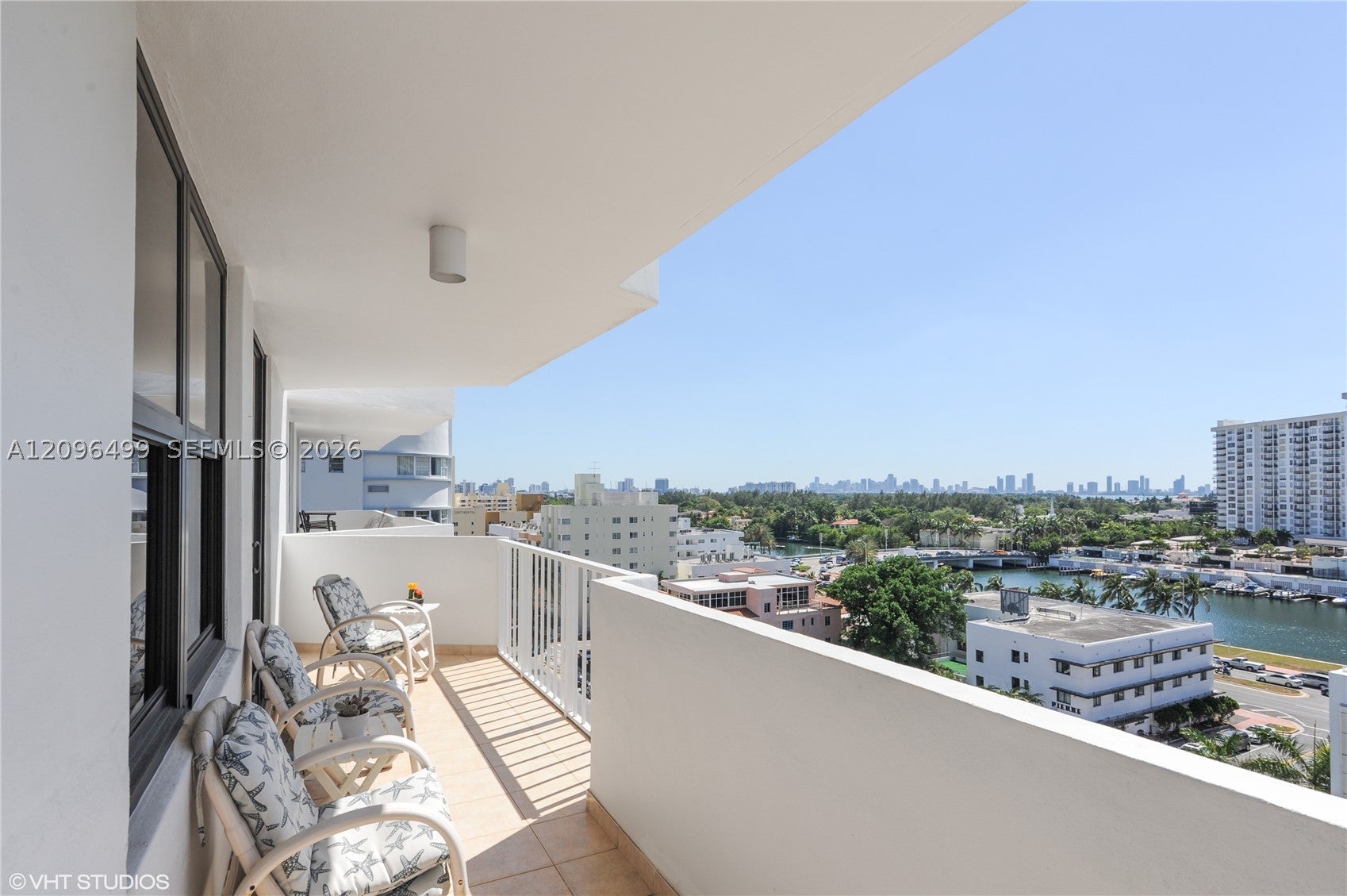 4301 Collins Ave 901