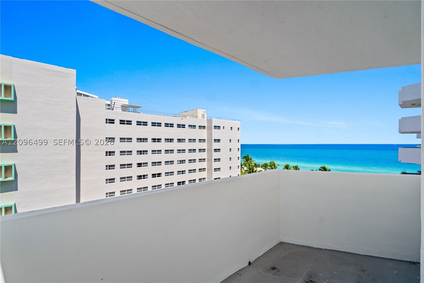 4301 Collins Ave 901