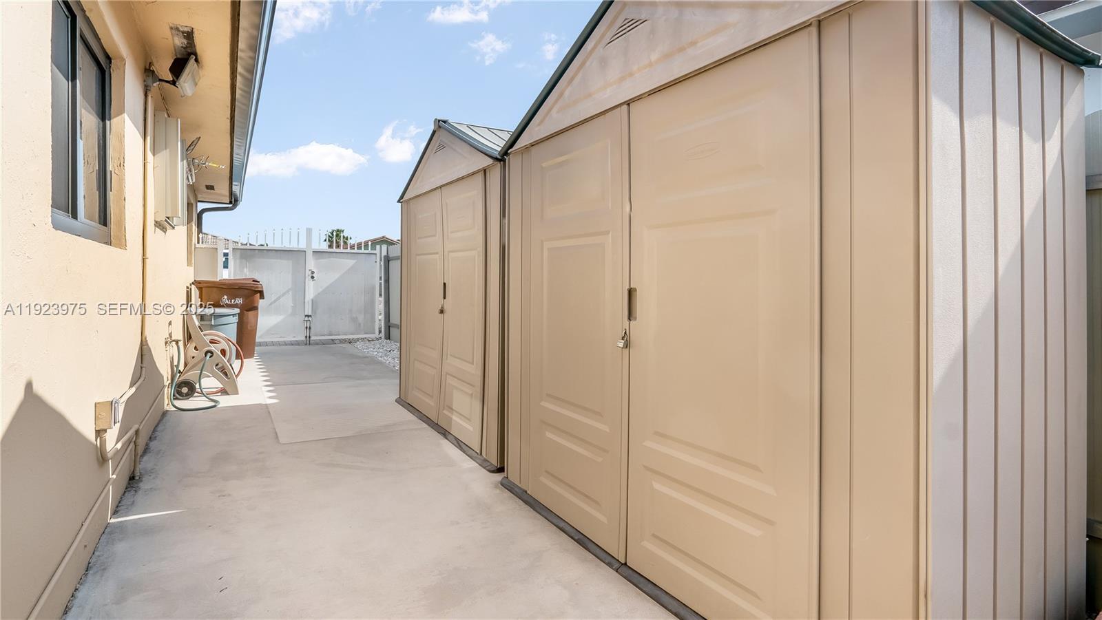 4TH ADDN TO ROBLES GARDEN - Residential