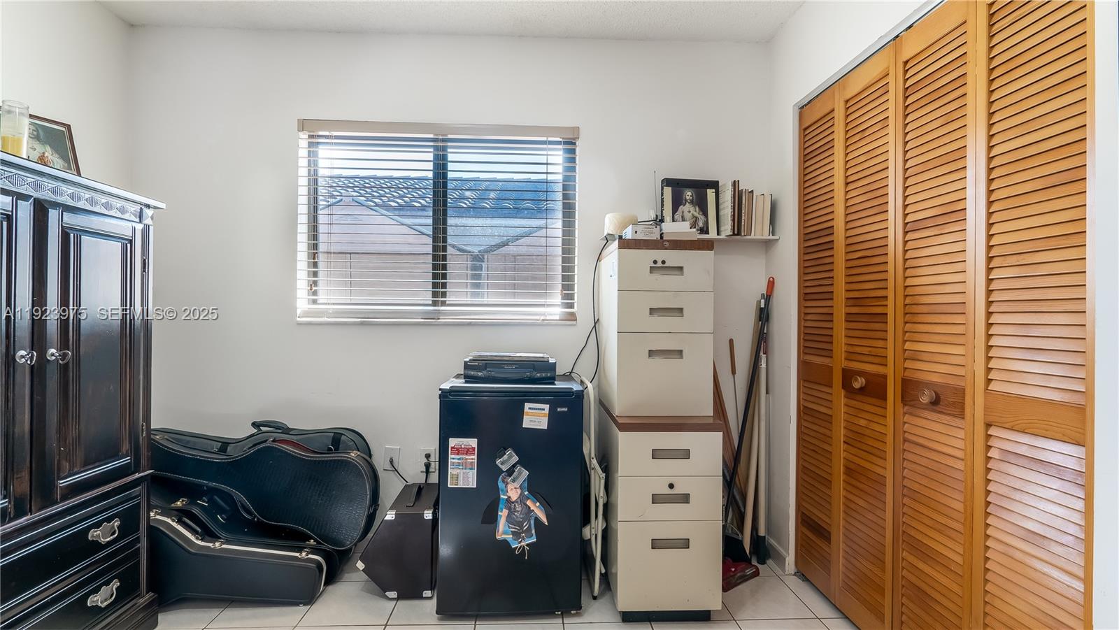 4TH ADDN TO ROBLES GARDEN - Residential