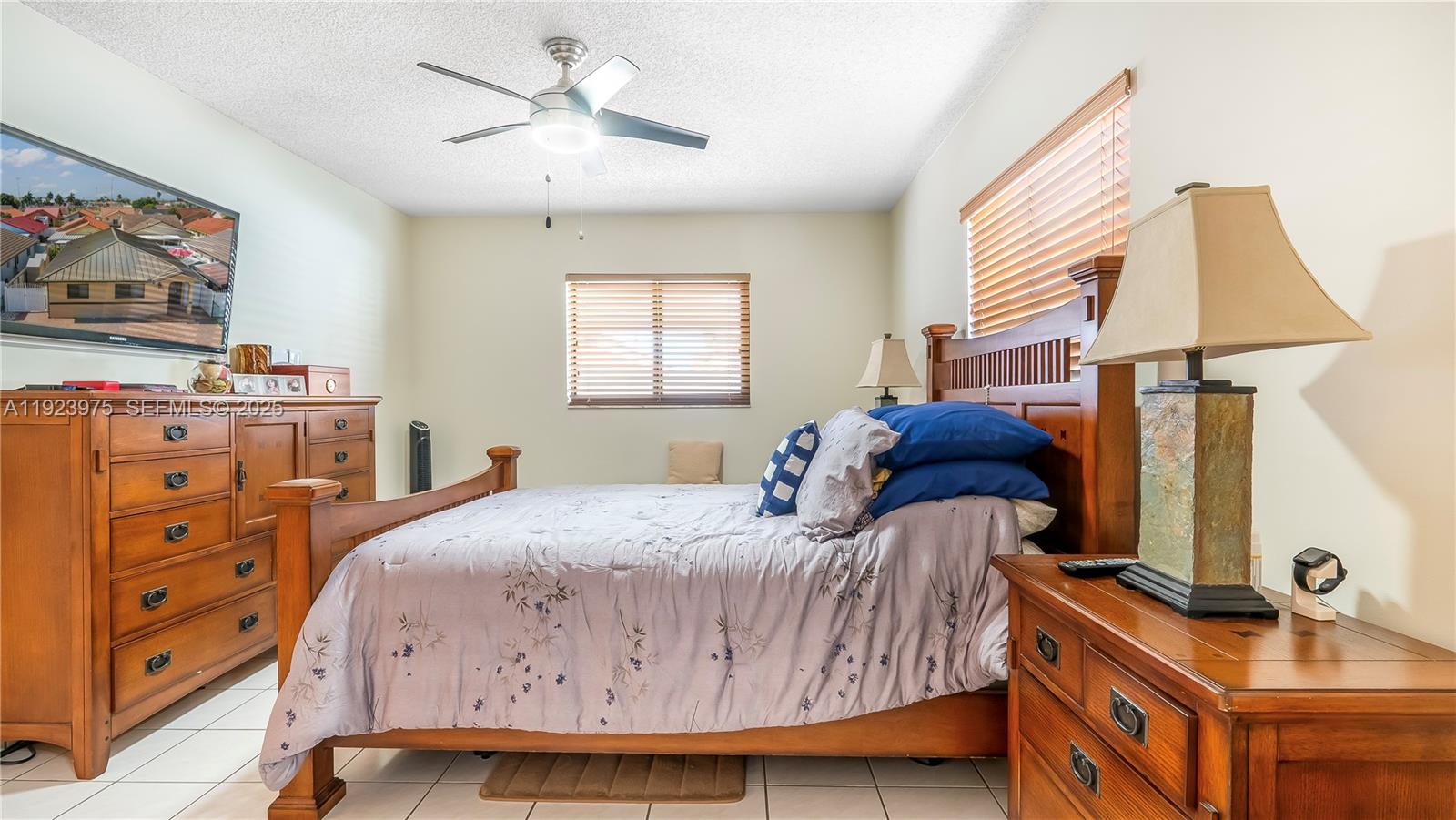 4TH ADDN TO ROBLES GARDEN - Residential