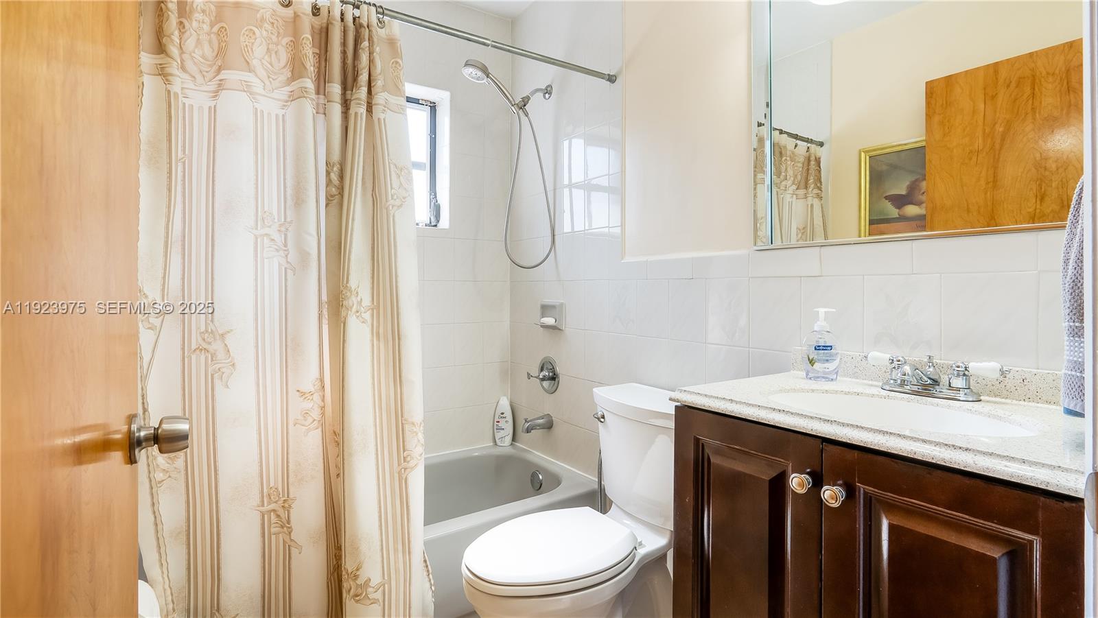 4TH ADDN TO ROBLES GARDEN - Residential