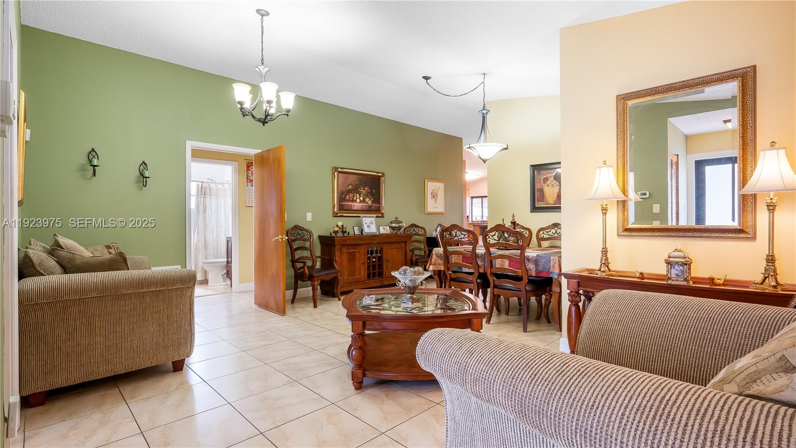 4TH ADDN TO ROBLES GARDEN - Residential