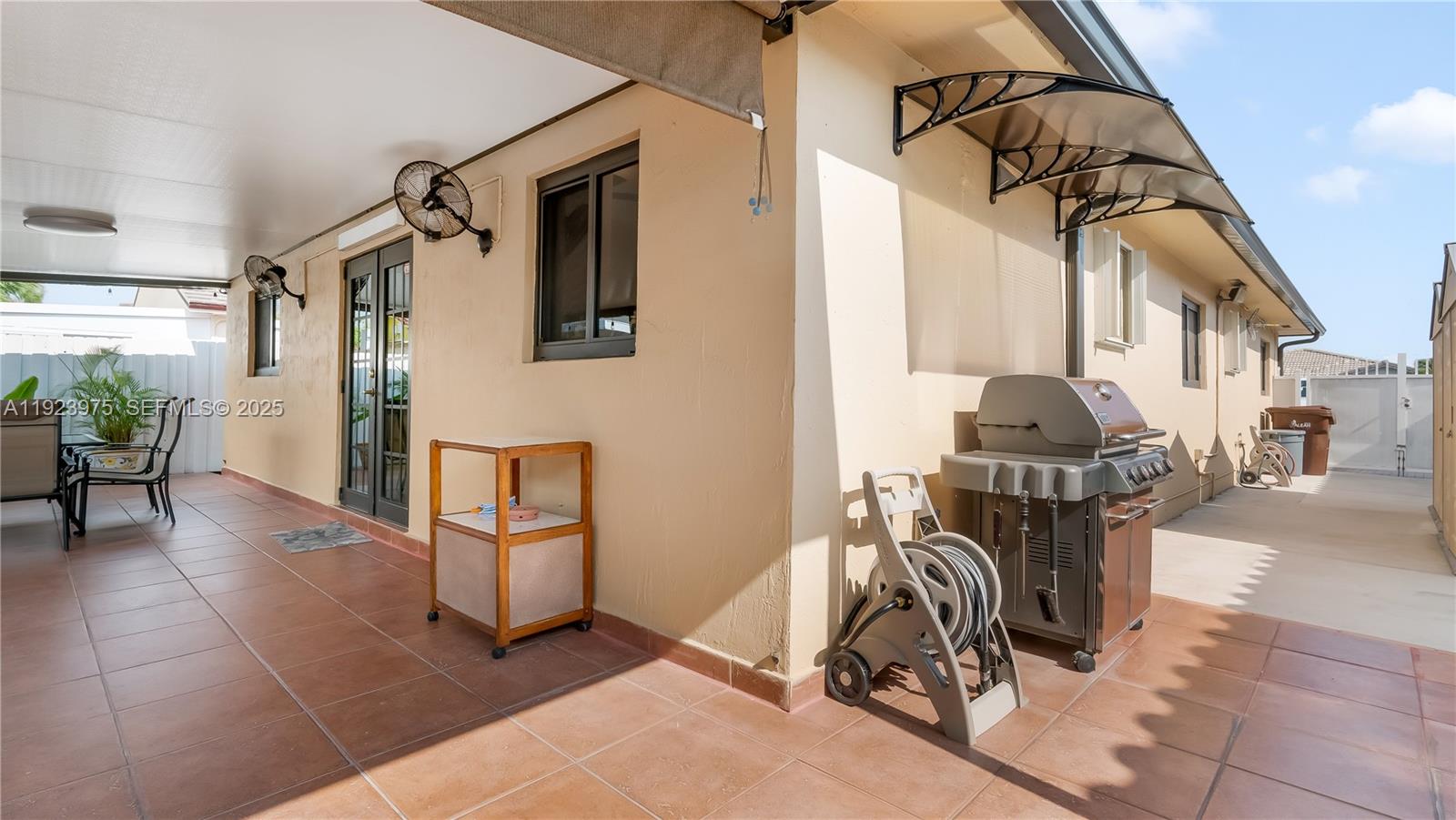 4TH ADDN TO ROBLES GARDEN - Residential