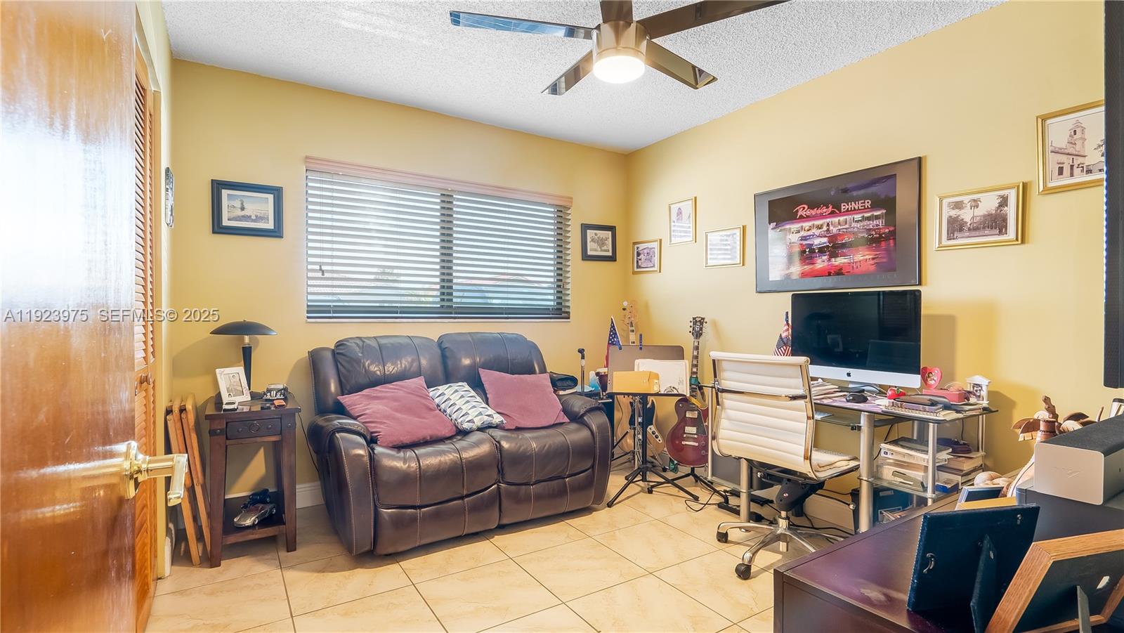 4TH ADDN TO ROBLES GARDEN - Residential