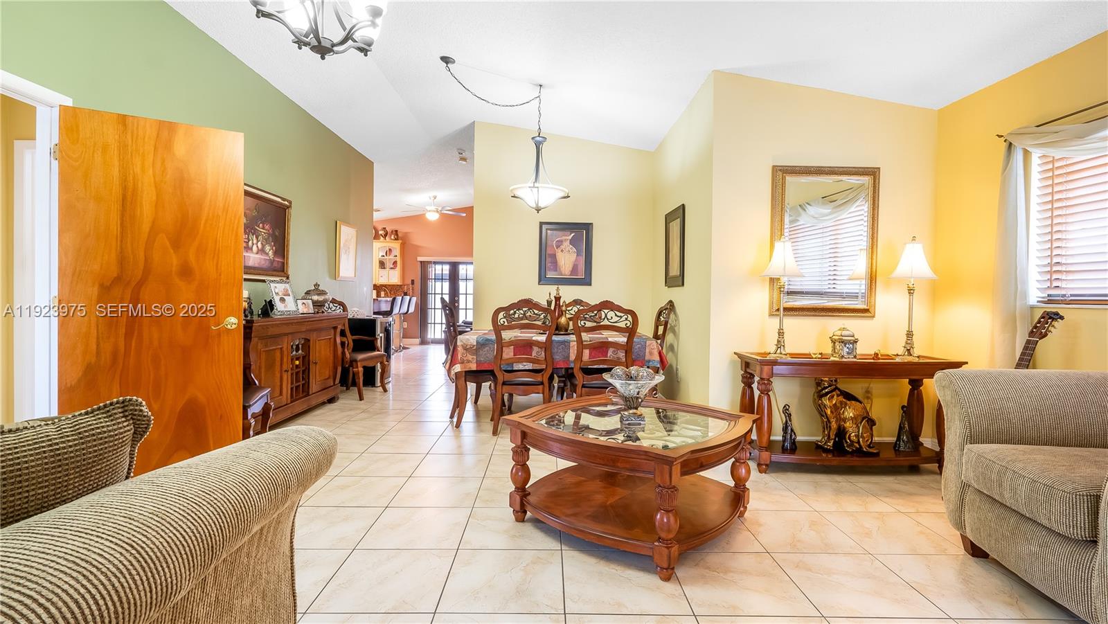 4TH ADDN TO ROBLES GARDEN - Residential