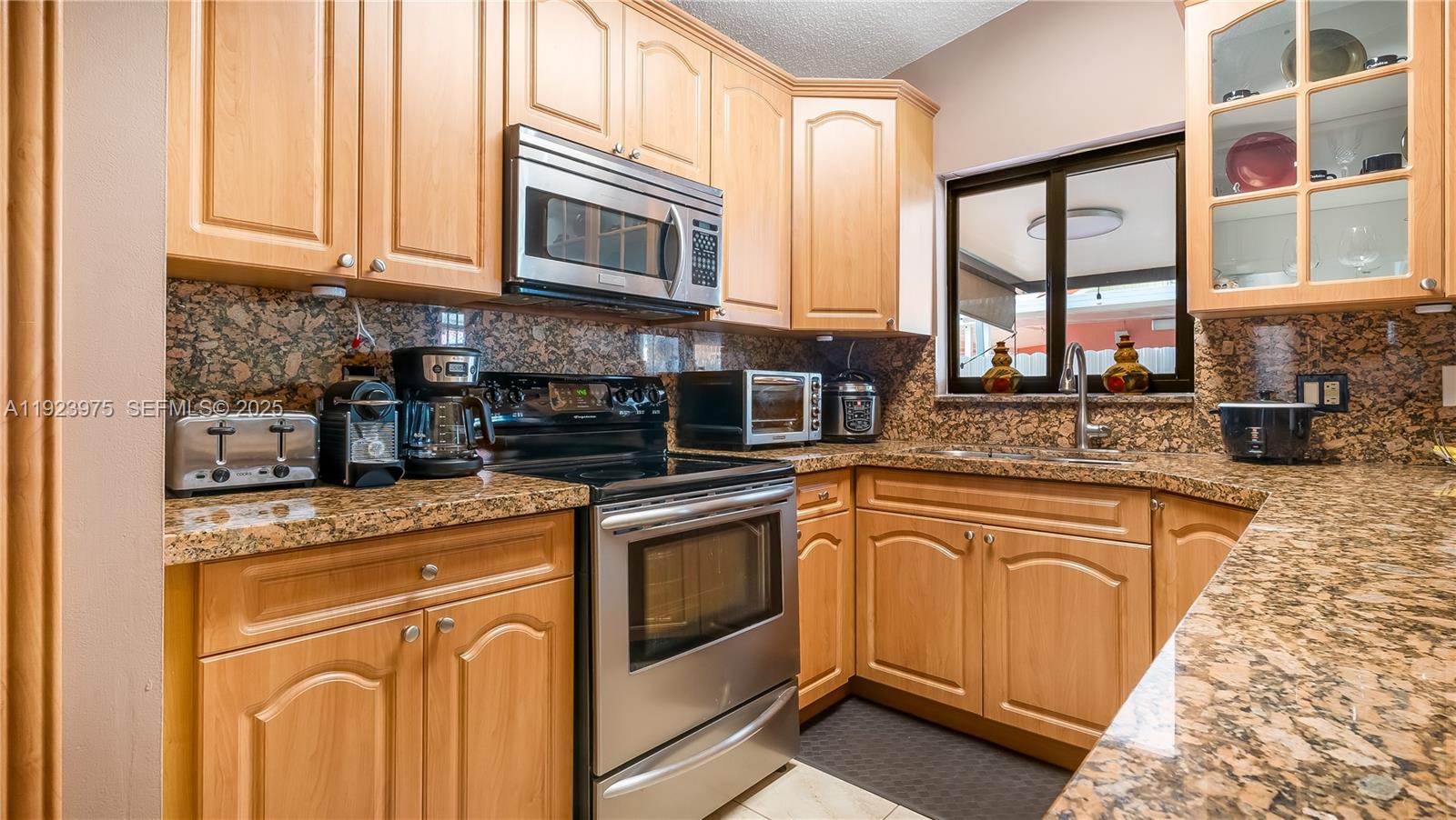 4TH ADDN TO ROBLES GARDEN - Residential