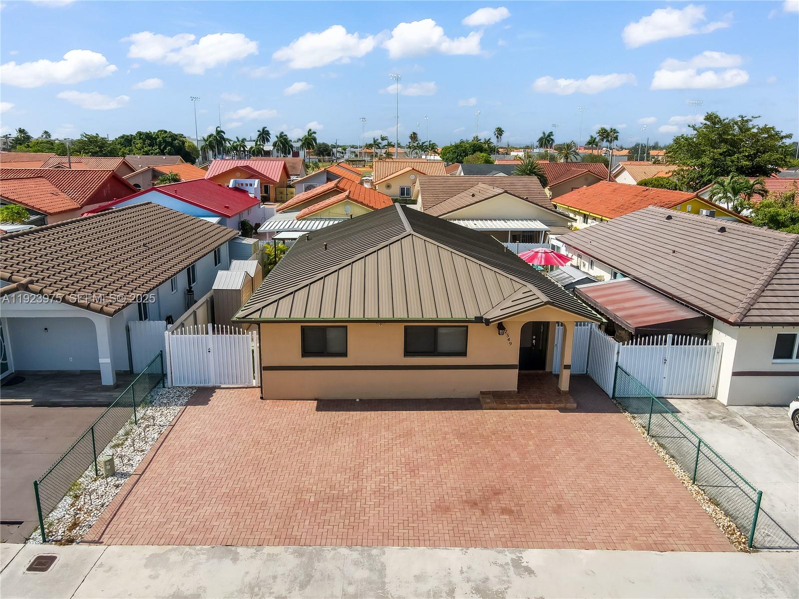 4TH ADDN TO ROBLES GARDEN - Residential