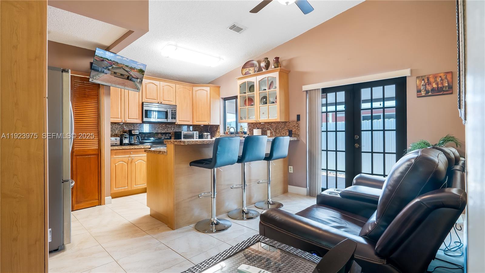 4TH ADDN TO ROBLES GARDEN - Residential