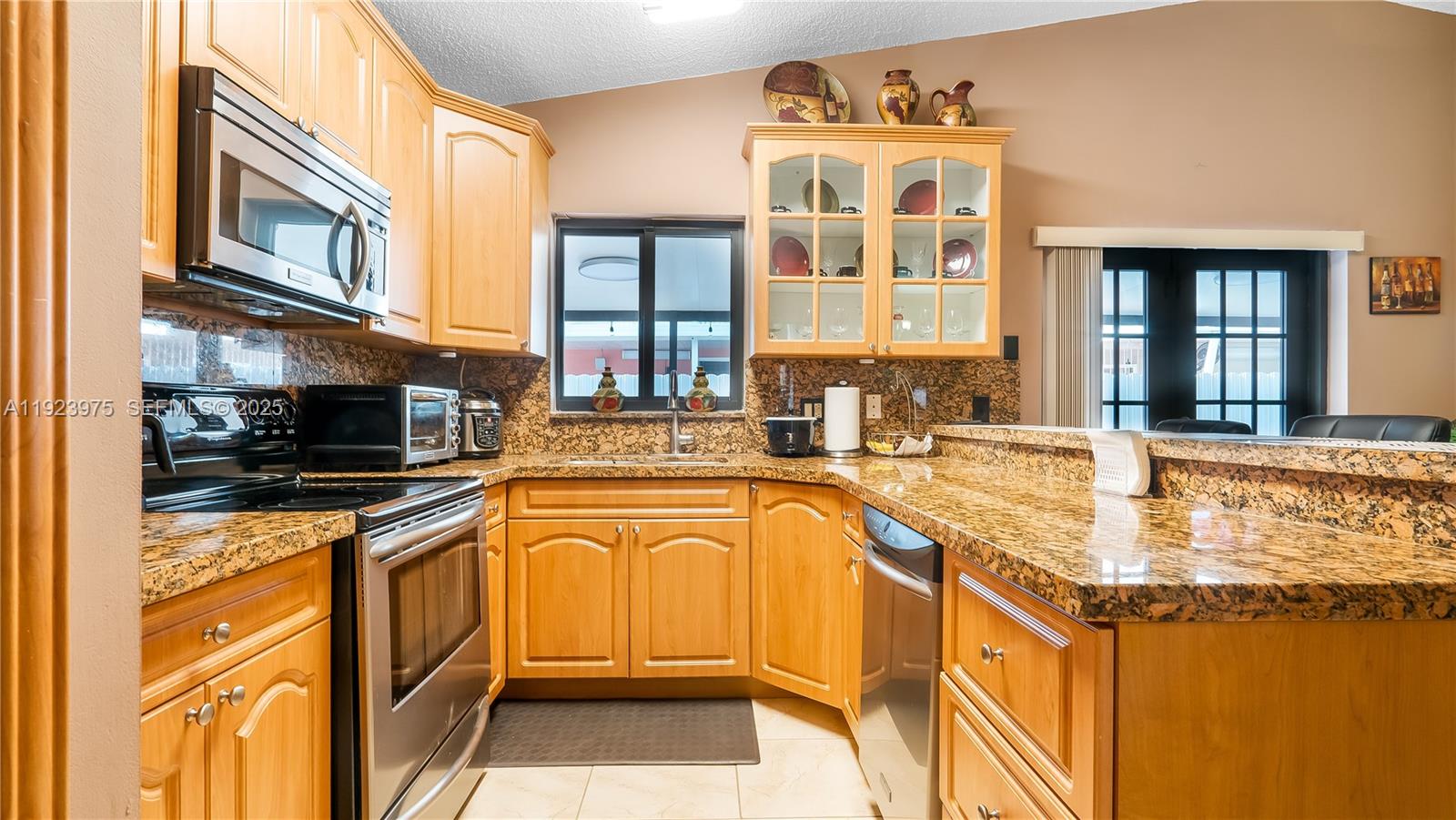 4TH ADDN TO ROBLES GARDEN - Residential