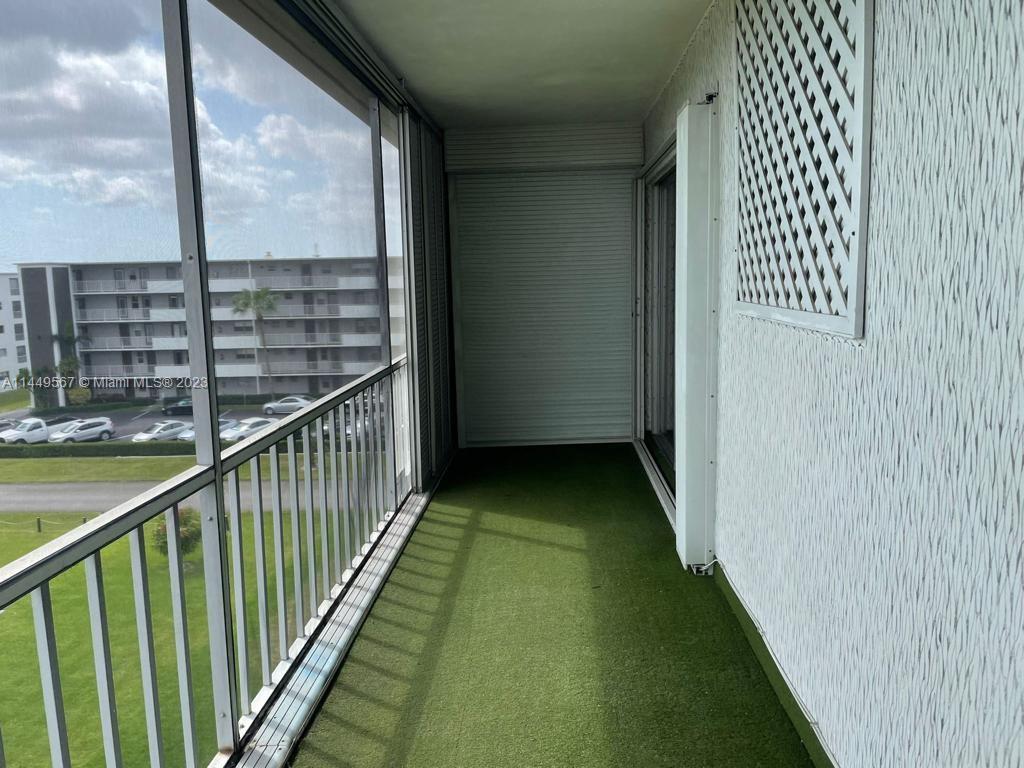 HILLCREST COUNTRY CLUB AP - Residential Lease