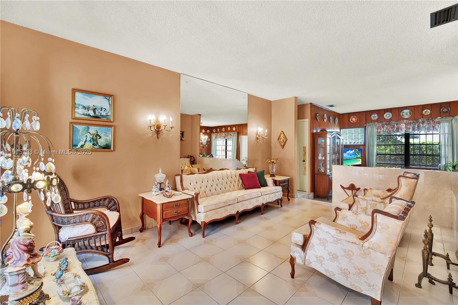 PORTER MANOR - Residential