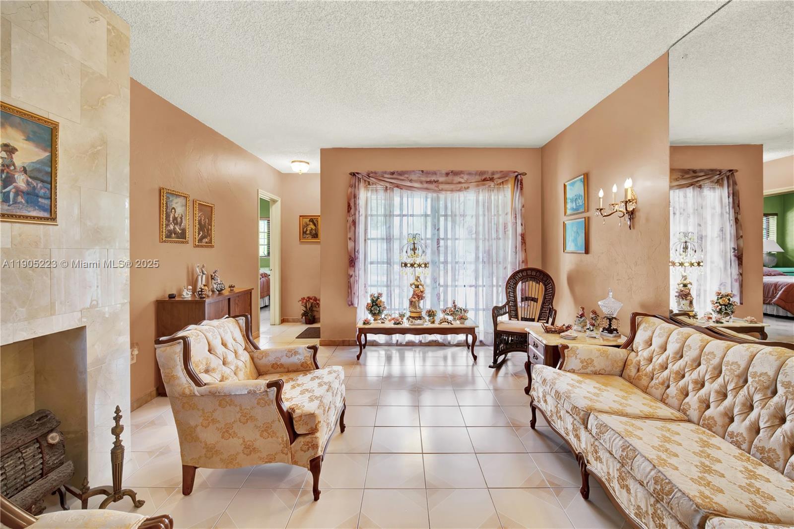 PORTER MANOR - Residential