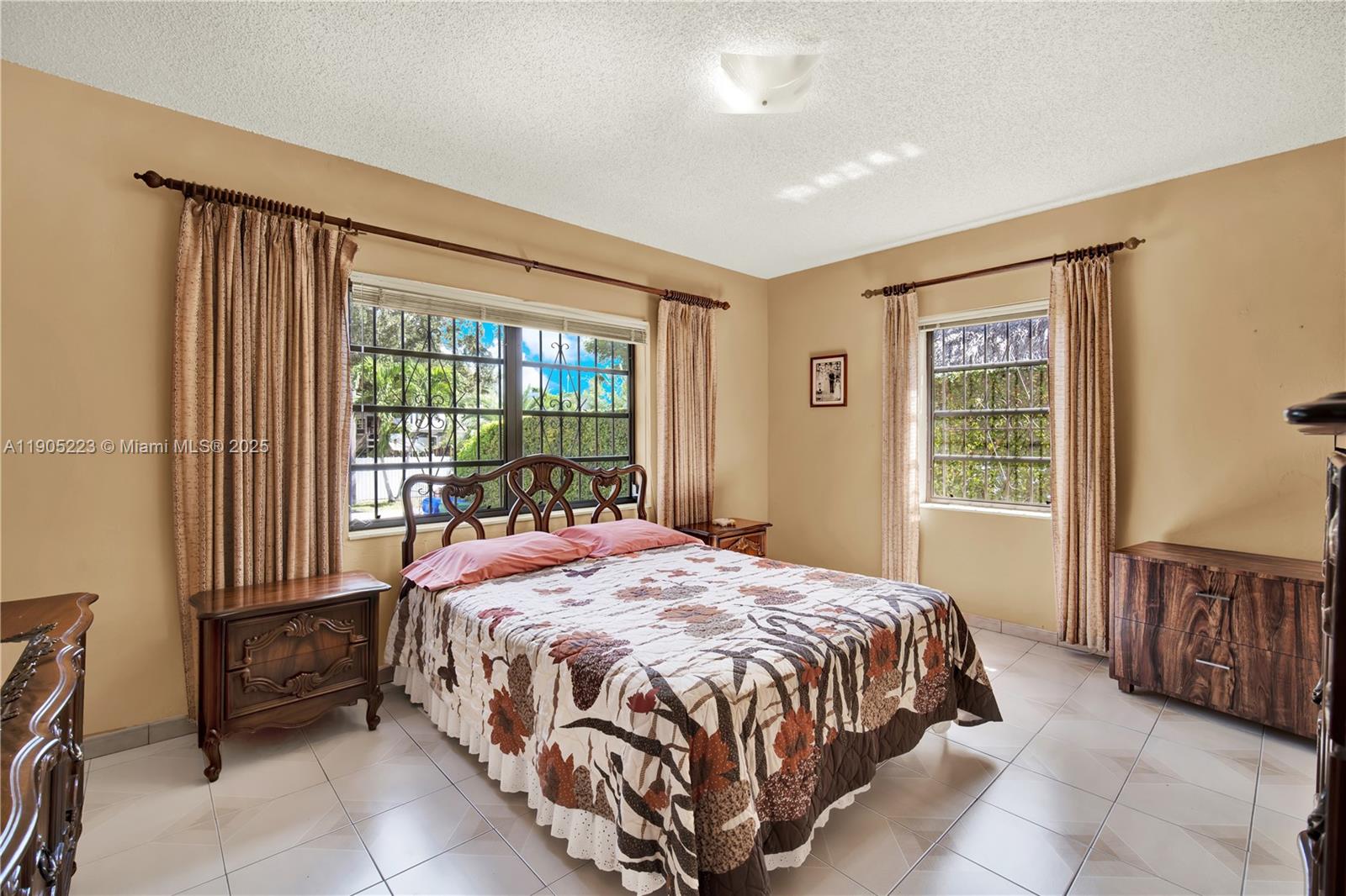 PORTER MANOR - Residential