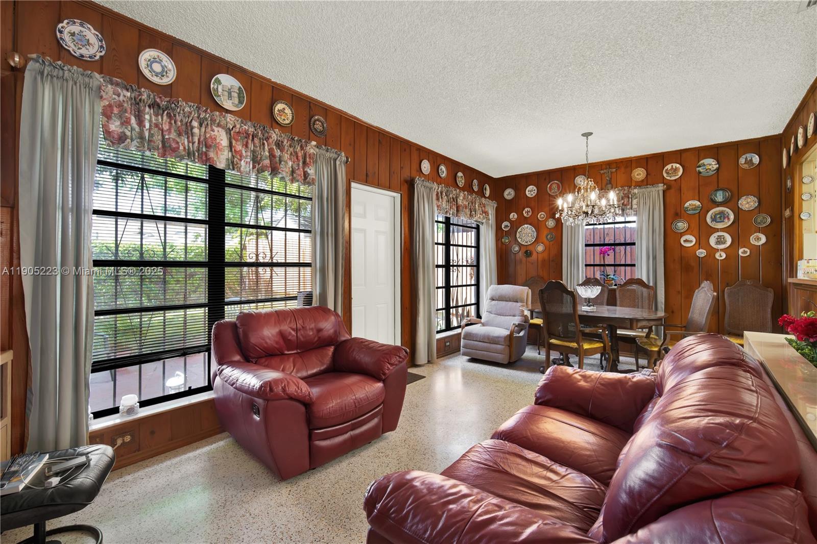 PORTER MANOR - Residential