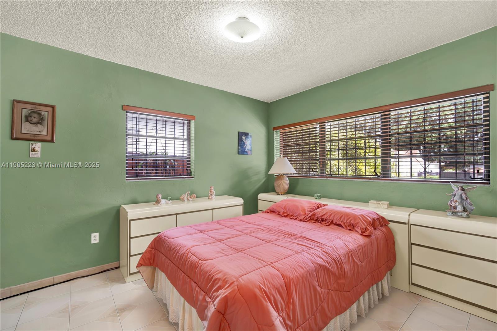 PORTER MANOR - Residential