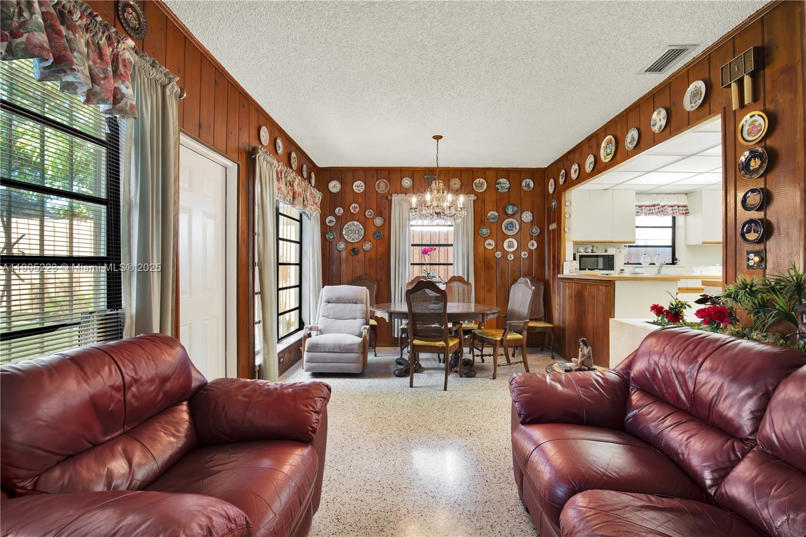 PORTER MANOR - Residential