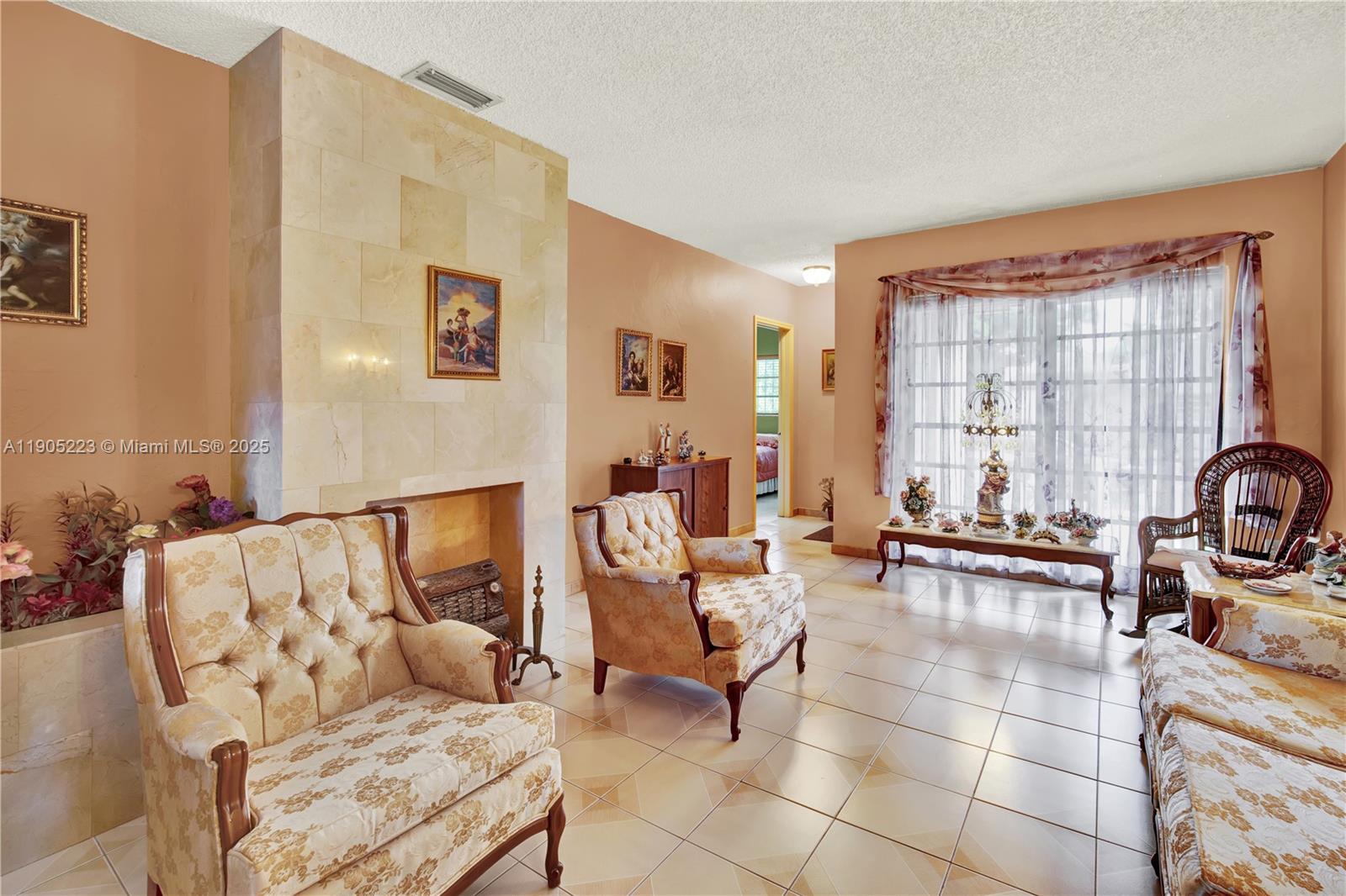 PORTER MANOR - Residential