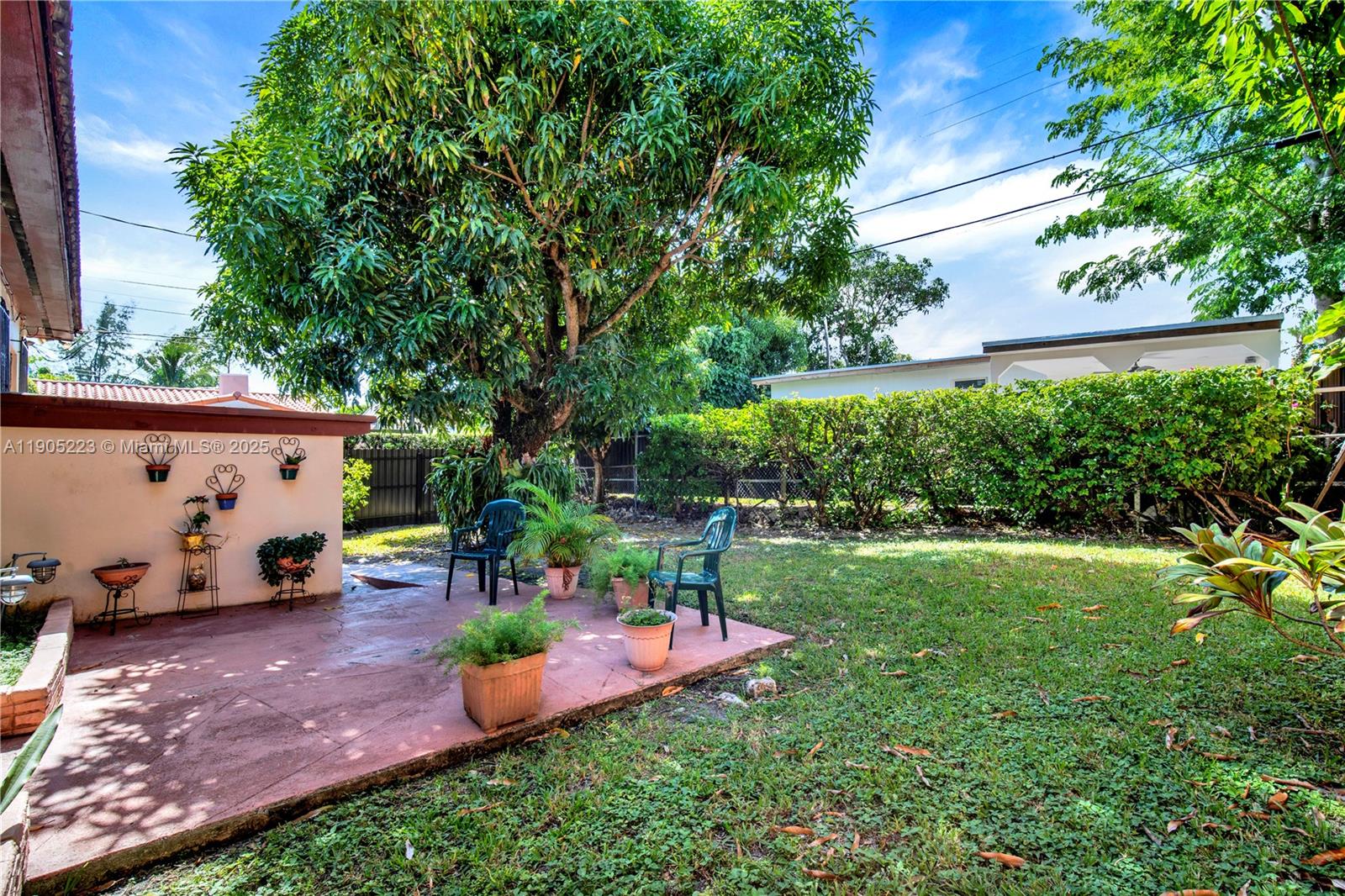 PORTER MANOR - Residential