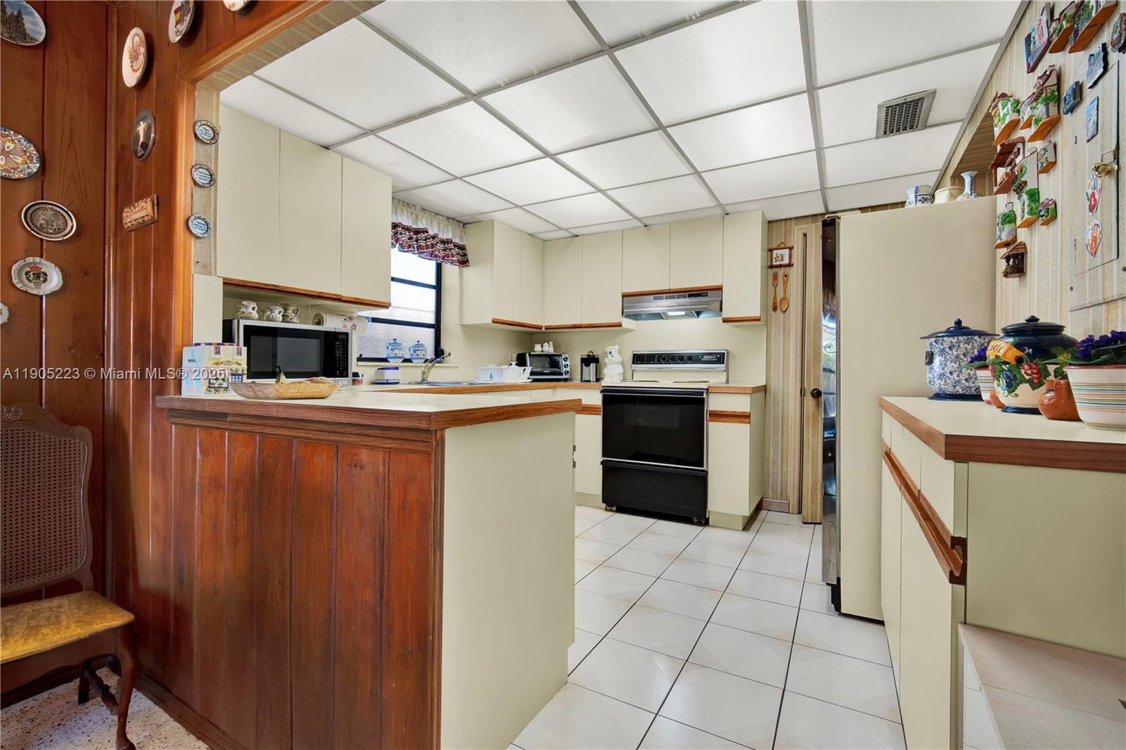 PORTER MANOR - Residential