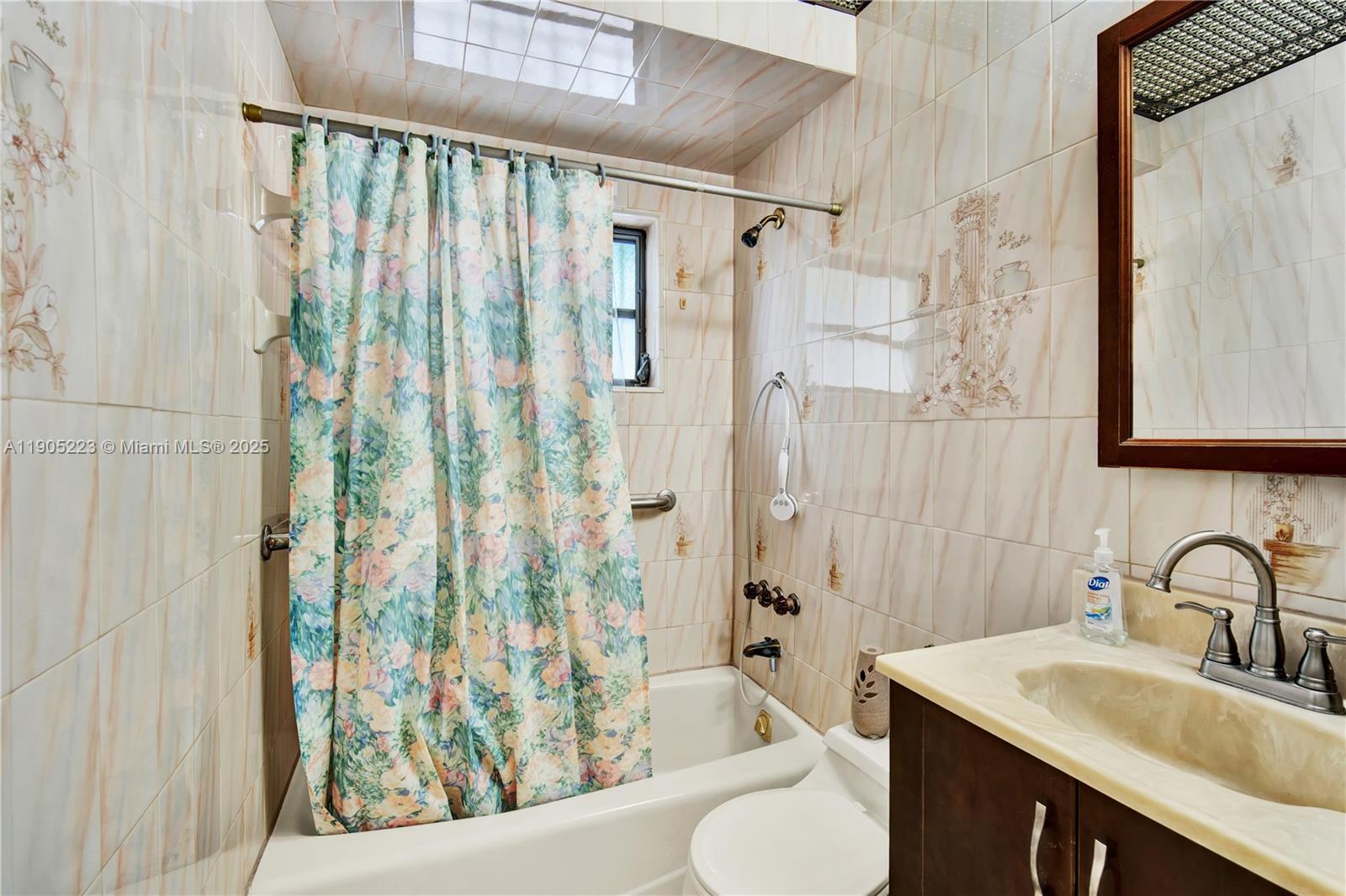 PORTER MANOR - Residential