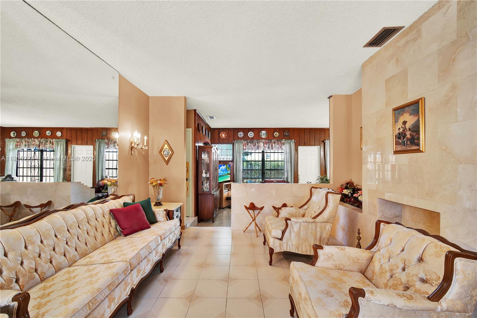 PORTER MANOR - Residential