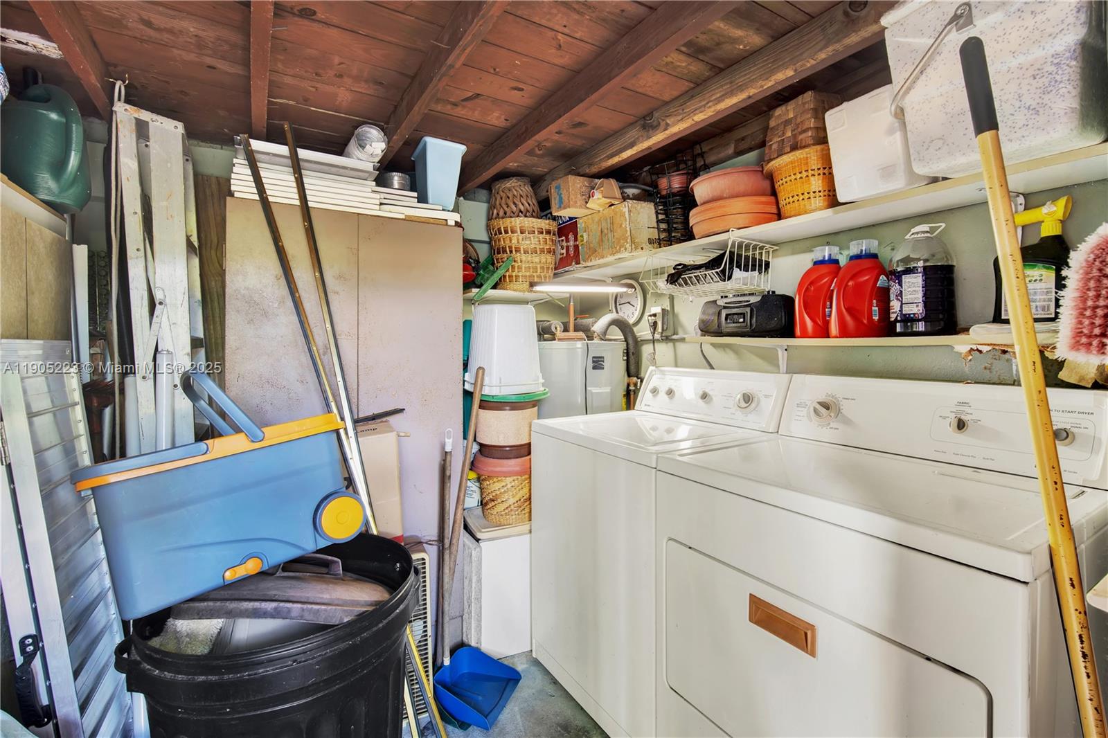 PORTER MANOR - Residential